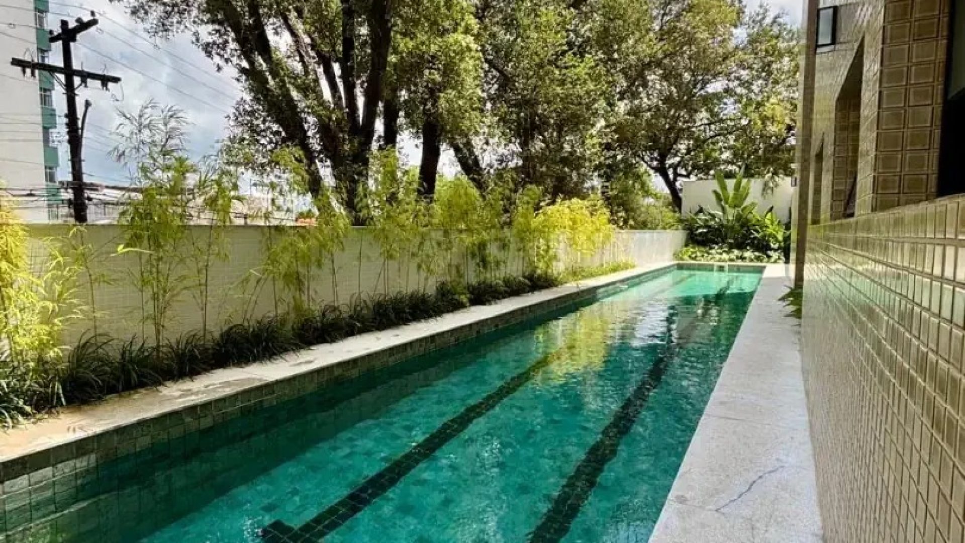 e0cb45b45e6b41f0aea4fe3d806d126d